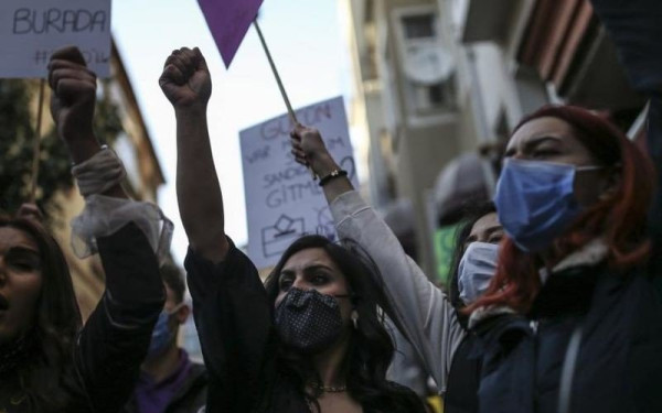 Ε.Ε.: Καθεστώς «πρόσφυγα» σε γυναίκες που κινδυνεύουν από εγκλήματα «τιμής» ή αναγκαστικούς γάμους