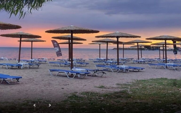 Καλαμαριά: «Θωρακίζεται» με ναυαγοσώστη και πύργο ελέγχου η πλαζ Αρετσούς