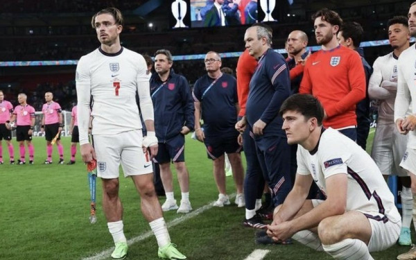 Βρετανικός "εμφύλιος" μετά την ήττα της Αγγλίας στον τελικό του EURO