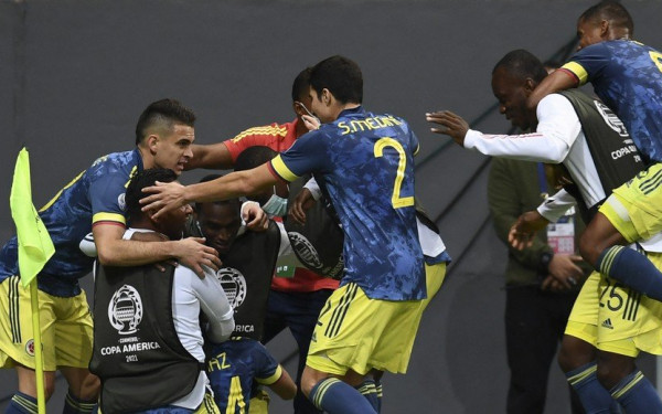 Copa America: "Τρελός" μικρός τελικός, τρίτη με ήρωα τον Ντίας η Κολομβία (βίντεο)