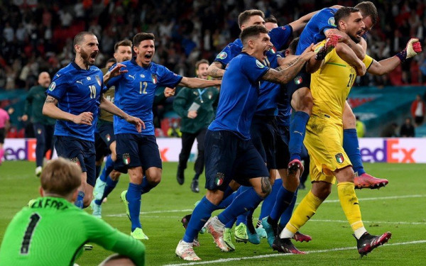 Η Ιταλία κατέκτησε στα πέναλτι το EURO και βύθισε στο πένθος την Αγγλία (βίντεο)