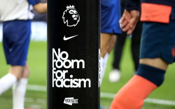 Ρατσιστής Άγγλος χάνει τη δουλειά του εξαιτίας της χυδαίας επίθεσης προς τους τρεις ποδοσφαιριστές