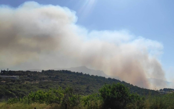 Πύρινο μέτωπο στα Γρεβενά: Εκκενώθηκαν τα χωριά Νησί, Κέντρο, Αγαλαίοι, Δίπορο και Σαρακίνα (βίντεο)