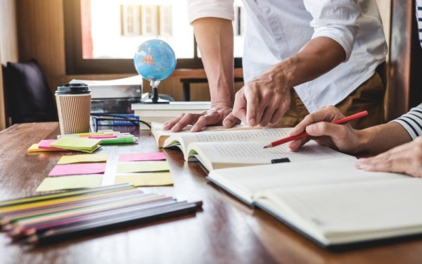 Έτσι θα γίνονται μεταπτυχιακά εξ αποστάσεως: Τι προβλέπει η ΚΥΑ Πιερρακάκη - Συρίγου