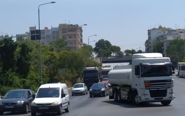 Χάος σε όλη την πόλη από τη φωτιά στο Σέιχ Σου