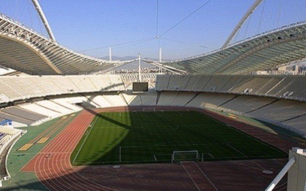 Παραμένουν οι περιορισμοί στα γήπεδα