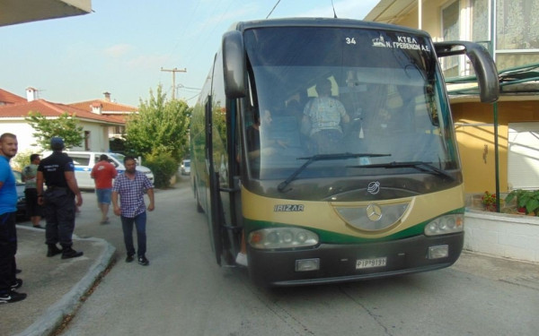 Επί ποδός ο δήμος Γρεβενών για να προστατεύσει του κατοίκους πέντε οικισμών από τη φωτιά (βίντεο & φωτ.)