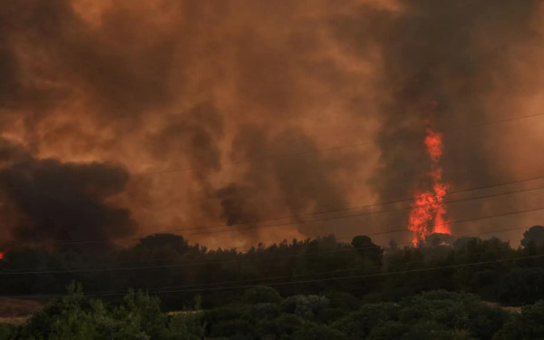 Ασφυξία στην Αττική: Μόνο με μάσκα FFP2 η κυκλοφορια στις κόκκινες περιοχες