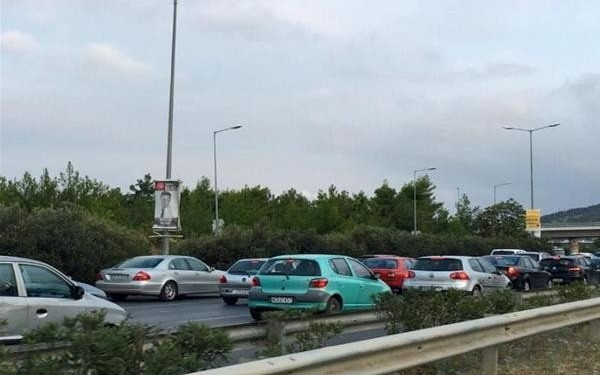 Θεσσαλονίκη: Καραμπόλα 7 οχημάτων προκάλεσε «έμφραγμα» στην Περιφερειακή 