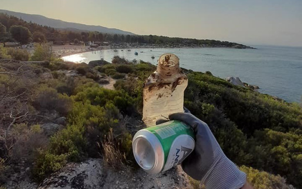 Οι Cleaningans έκαναν ό,τι δεν κάνουμε εμείς στις παραλίες της Χαλκιδικής (φωτ.)