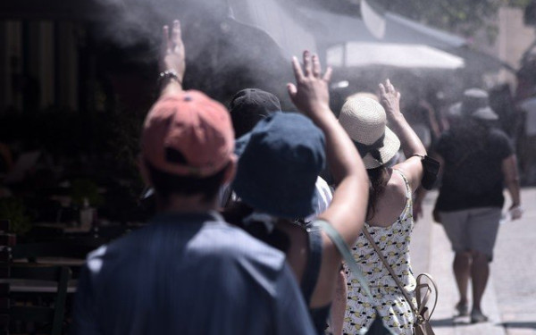 Καύσωνας «Κλέων»: Η πιο ζεστή μέρα με 44άρια σήμερα - Τι δεν θα λειτουργεί 