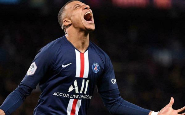 Ο Μπαπέ παραμένει στην Παρί Σεν Ζερμέν με χρήματα που κόβουν την ανάσα