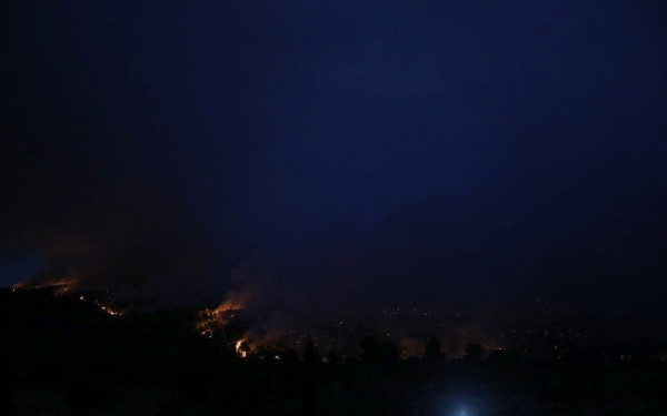 Στα Βίλια ελπίζουν στον άνεμο που στρέφεται προς τα καμένα (φωτ.)