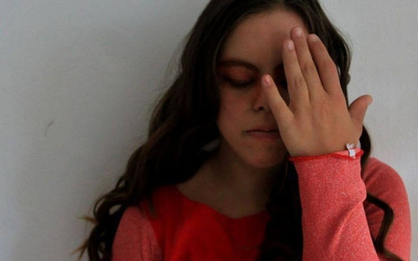 Η πρώτη ηθοποιός με σύνδρομο Down υπέγραψε σύμβαση με το Εθνικό Θέατρο (βίντεο)