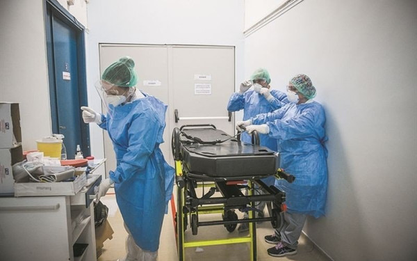 Πλεύρης: Από 1η Ιανουαρίου επιστρέφουν οι ανεμβολίαστοι υγειονομικοί (βίντεο)