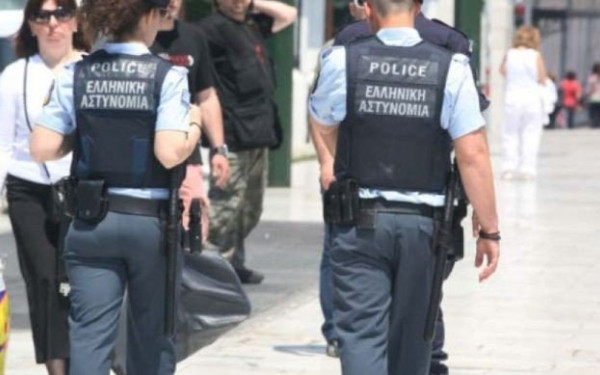 Πέτσας: Τεράστιο θέμα οι ανεμβολίαστοι αστυνομικοί (Βίντεο)