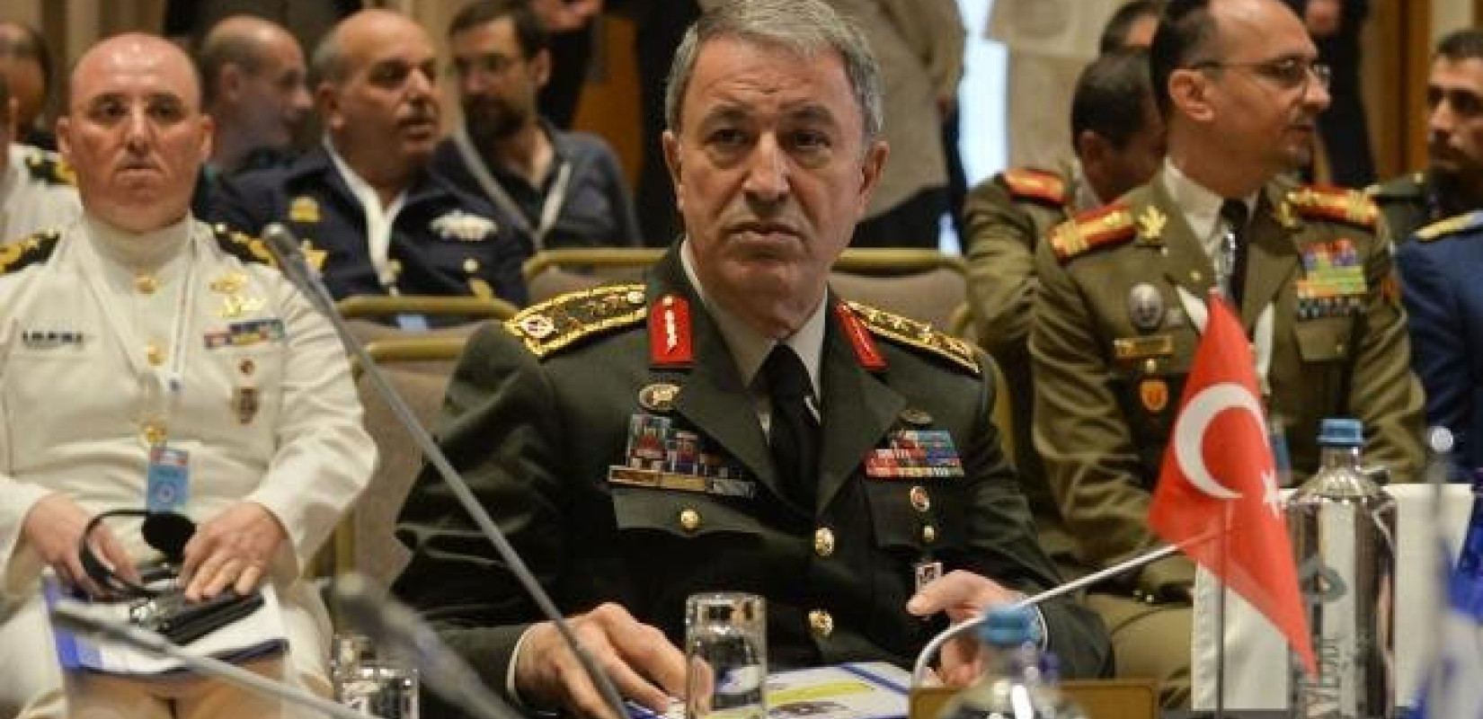 "Θα συνεχίσουμε τον αγώνα ενάντια στις απειλές στο Αιγαίο" προειδοποιεί ο Τούρκος Υπουργός Άμυνας