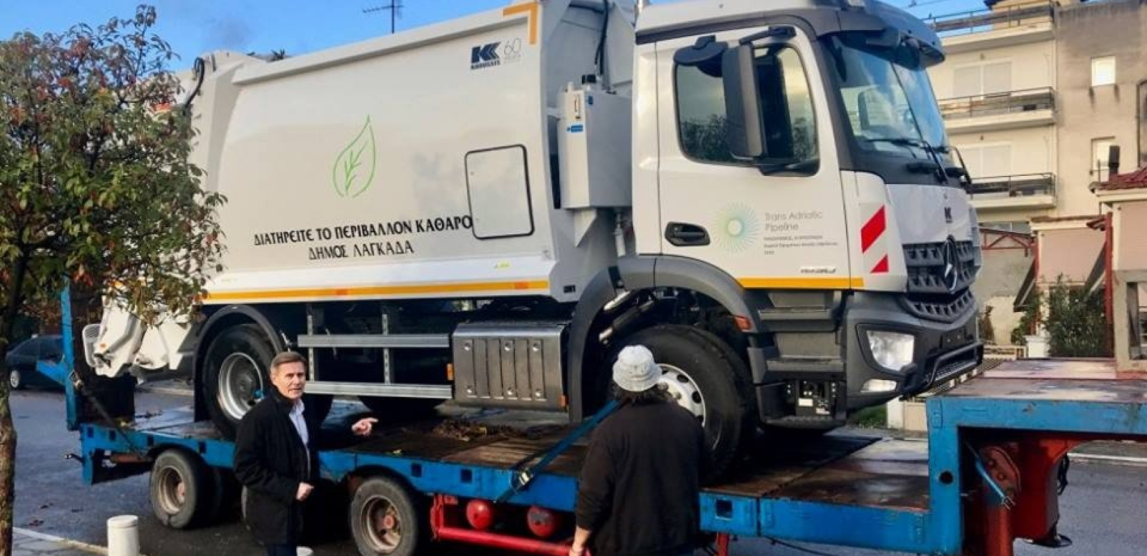 Τα πρώτα νέα απορριμματοφόρα ήρθαν στο δήμο Λαγκαδά