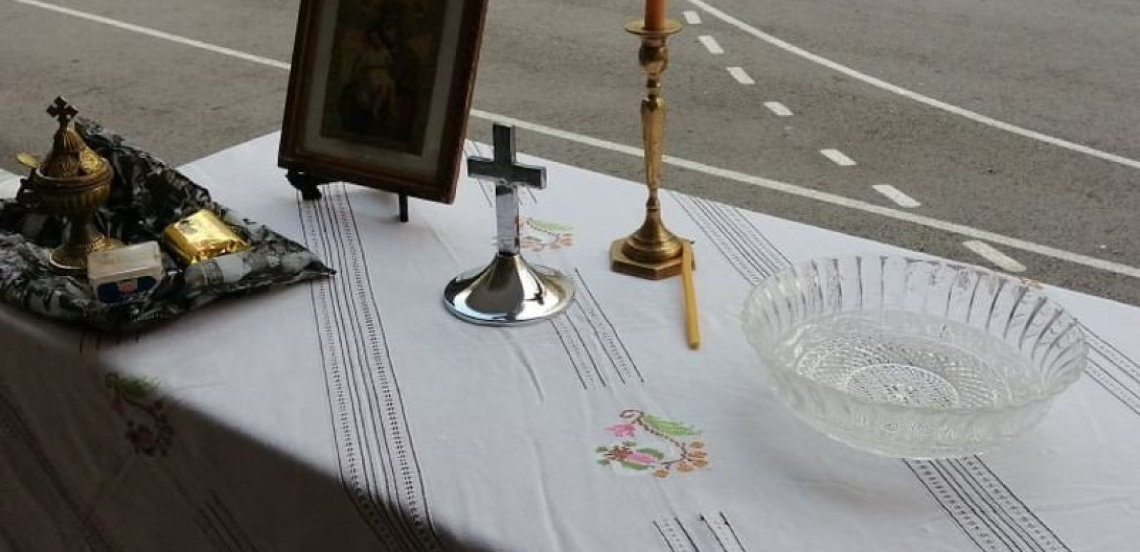 Ο Δήμος Καλαμαριάς καταγγέλλει την απόπειρα εμπλοκής τραπεζών σε αγιασμούς σχολείων
