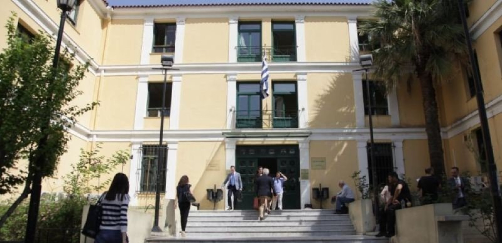 Νέα Σμύρνη: Στον Εισαγγελέα οι τέσσερις ανήλικοι για τον ξυλοδαρμό και το μαχαίρωμα 15χρονου 