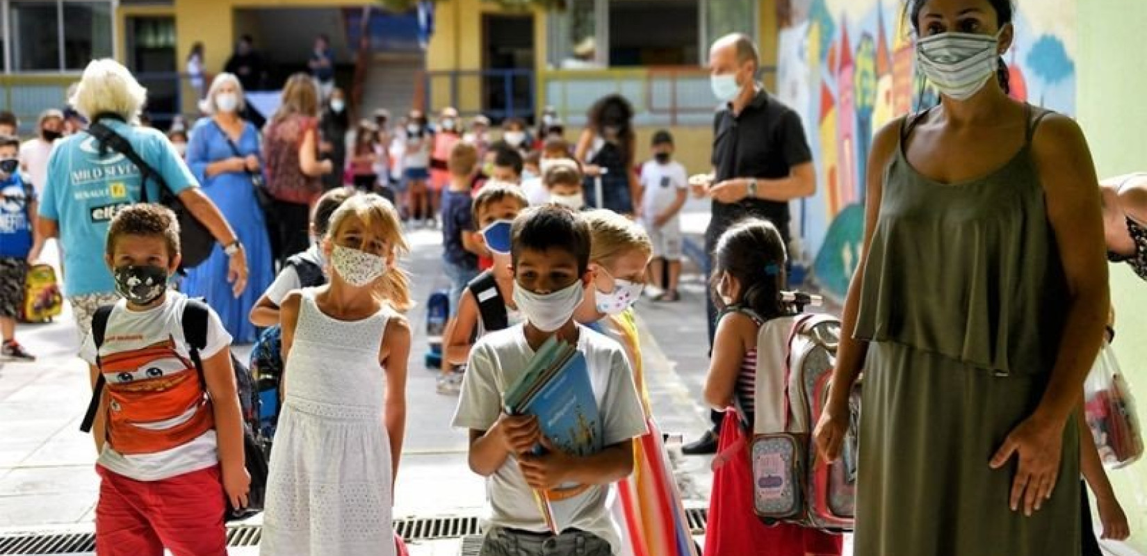 «Εκτόξευση» των κρουσμάτων κορονοϊού σε μαθητές καταγγέλλει η ΟΛΜΕ
