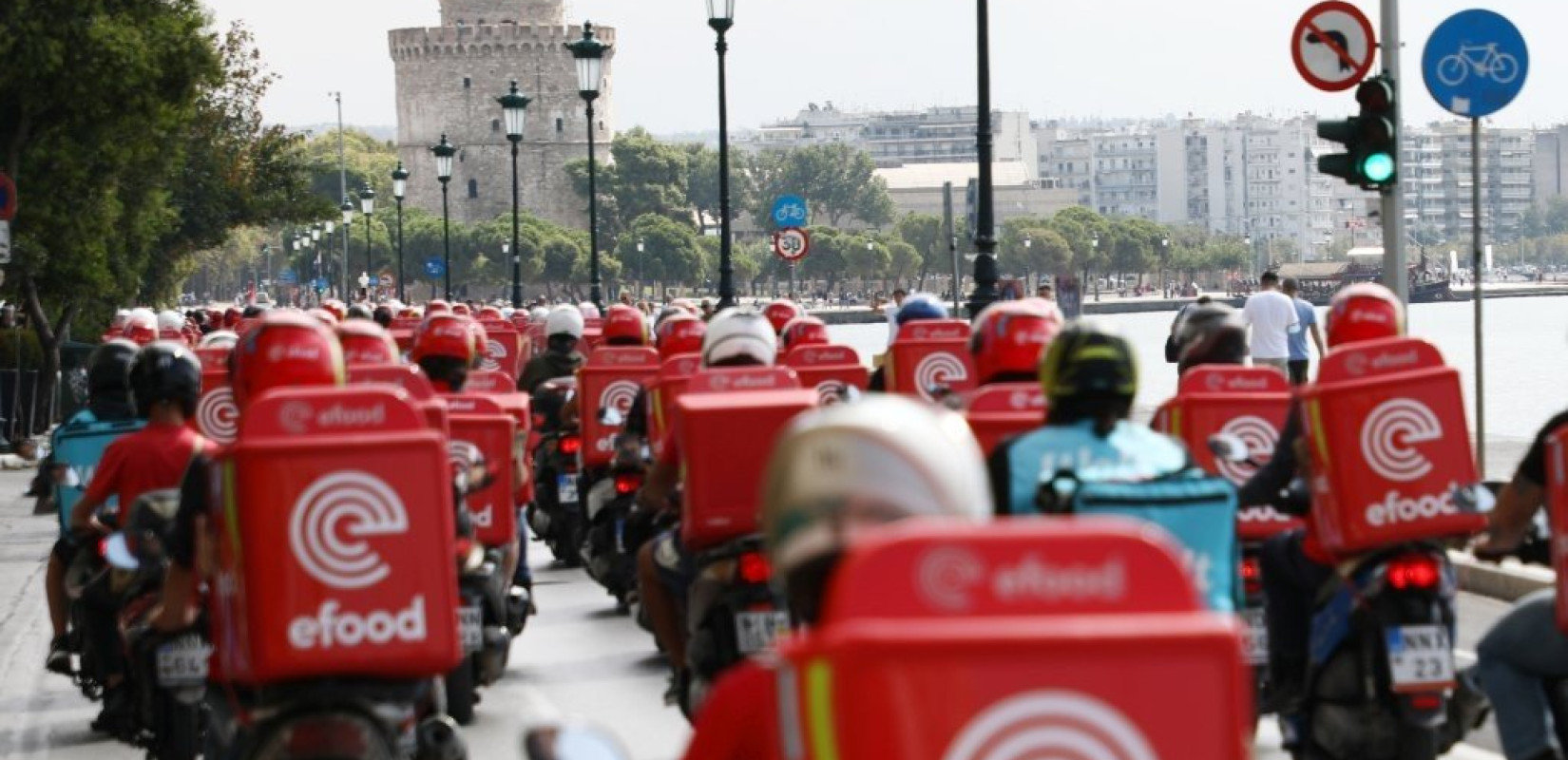 Με 24ωρη απεργία την Παρασκευή συνεχίζουν οι διανομείς της e-food