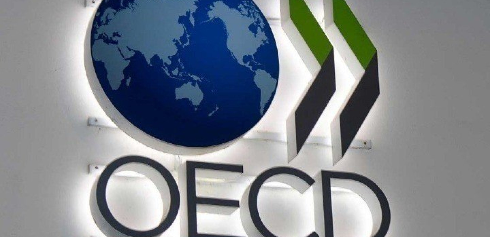 ΟΟΣΑ: Επιταχύνετε τη διανομή των δόσεων εμβολίων, διότι απειλείται η ανάκαμψη