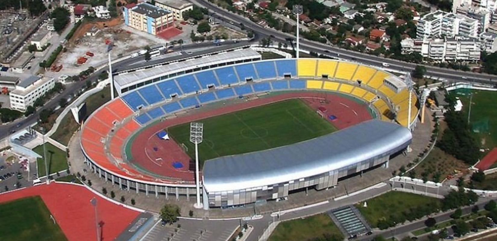 Τραγωδία στη Ρουμανία: Μεσίστιες οι σημαίες σε όλα τα αθλητικά κέντρα της Θεσσαλονίκης με απόφαση Βρούτση