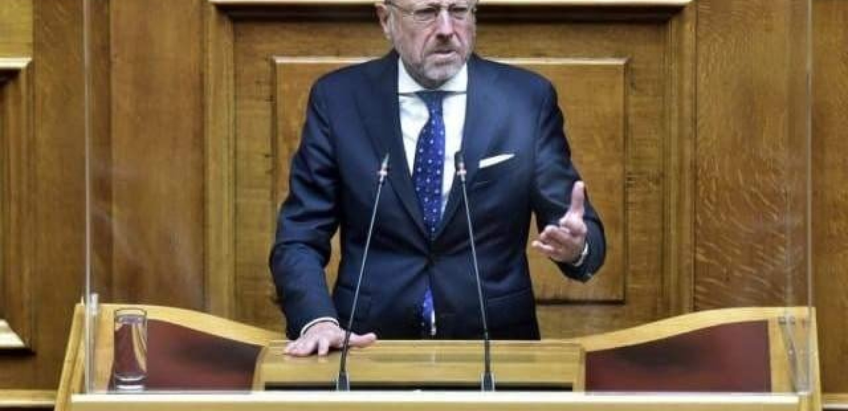 Θεσσαλονίκη: Ταυτοποιήθηκαν τρία άτομα για τα συνθήματα στο πολιτικό γραφείο του Δημ. Βαρτζόπουλου