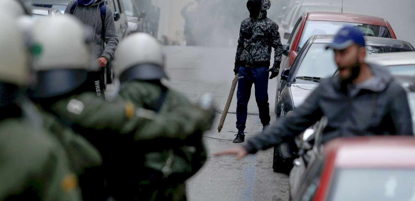 Θεσσαλονίκη: Τέσσερις συλλήψεις στα επεισόδια μετά τη μαθητική πορεία για τη Μακεδονία 