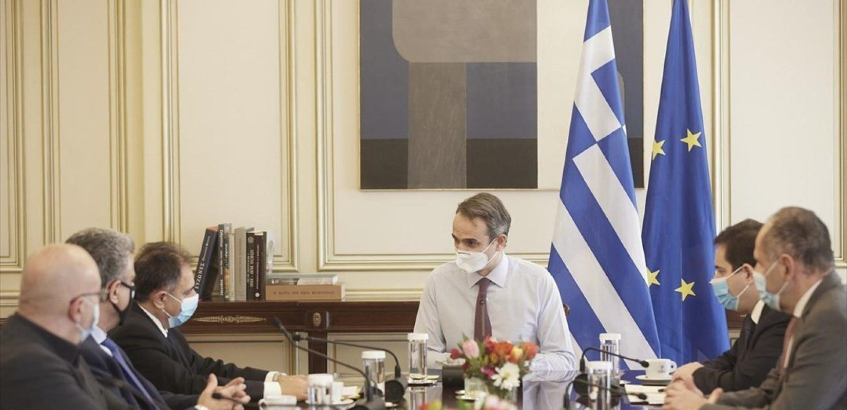 Ραγδαίες εξελίξεις λόγω “Όμικρον” – Νέα μέτρα ανακοινώνει ο Μητσοτάκης ενόψει Χριστουγέννων