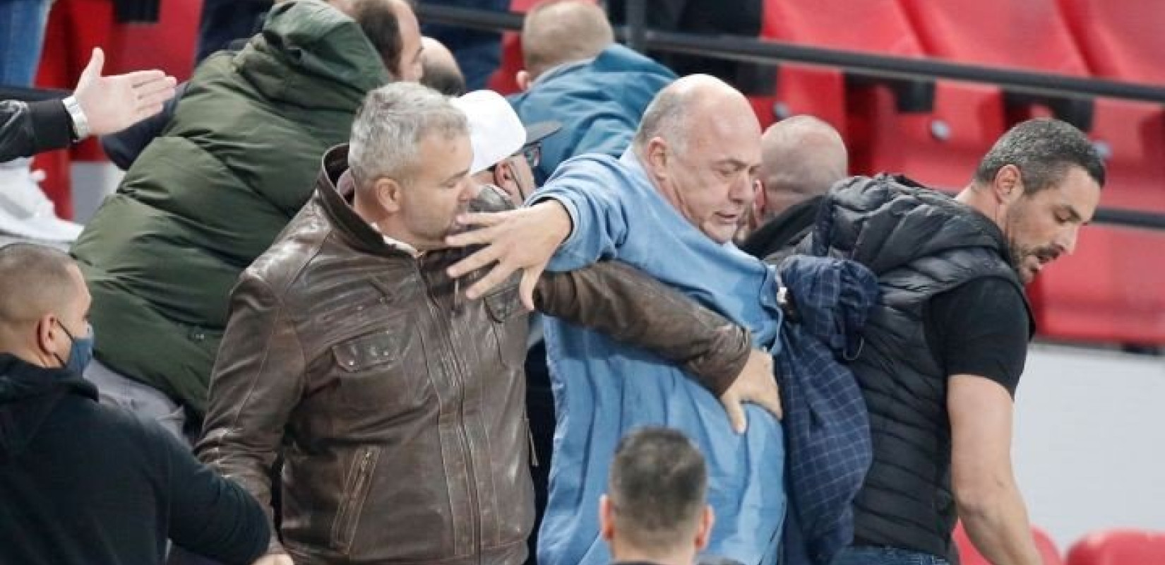 Super League: Ο Βόλος απειλεί να παίξει με τα... δεύτερα κόντρα στον Ολυμπιακό