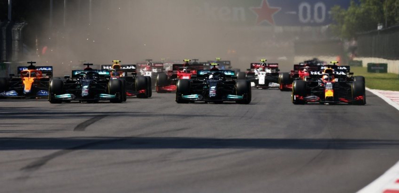 Φόρμουλα 1: "Αέρας" στο Μεξικό ο Φερστάπεν, αύξησε τη διαφορά από τον Χάμιλτον