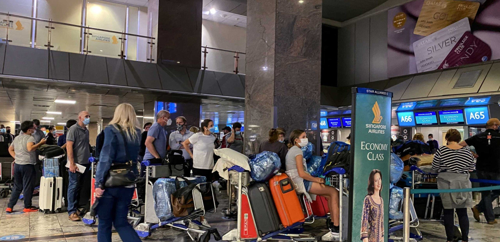 Παραλλαγή Όμικρον: Εκατοντάδες άνθρωποι αναζητούν τρόπο να φύγουν από Αφρική - Έως και 2.000 τα εισιτήρια 