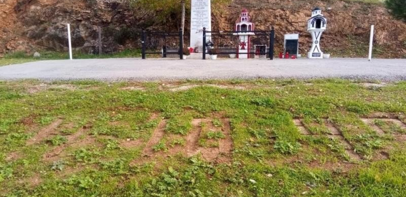 Νέος βανδαλισμός στο μνημείο των αδικοχαμένων οπαδών του ΠΑΟΚ, στα Τέμπη