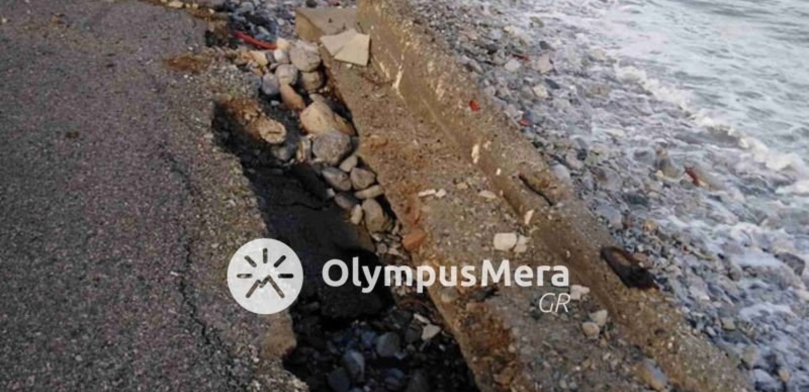 Η θάλασσα "τρώει" την παραλία στην Πλάκα Λιτοχώρου (Φωτ.)