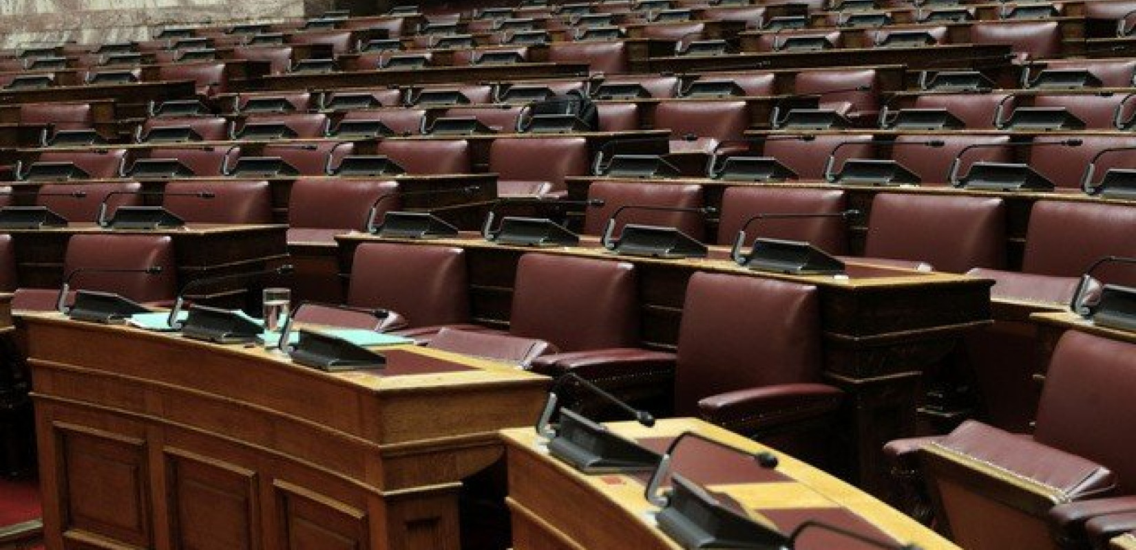 Επιστημονικό Συμβούλιο της Βουλής: «Το νερό δεν είναι εµπορικό προϊόν, η ύδρευση συνιστά υπηρεσία κοινής ωφέλειας»