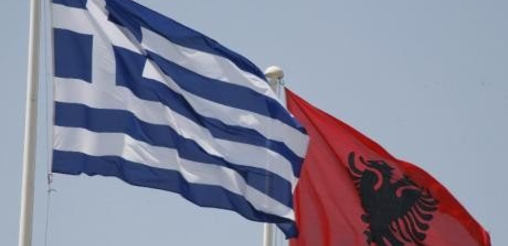 Ενός λεπτού σιγή στη Βουλή της Αλβανίας για την τραγωδία στα Τέμπη