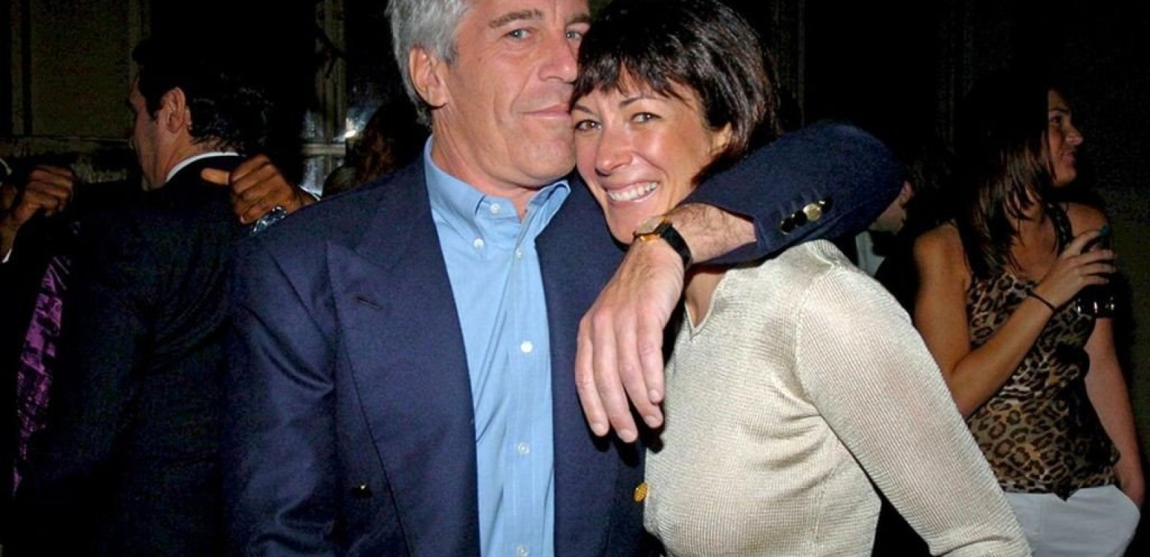 Δυσωδία: Η σύντροφος του J. Epstein στρατολογούσε κορίτσια για να τα βιάζει ο καταδικασμένος παιδεραστής (βίντεο)