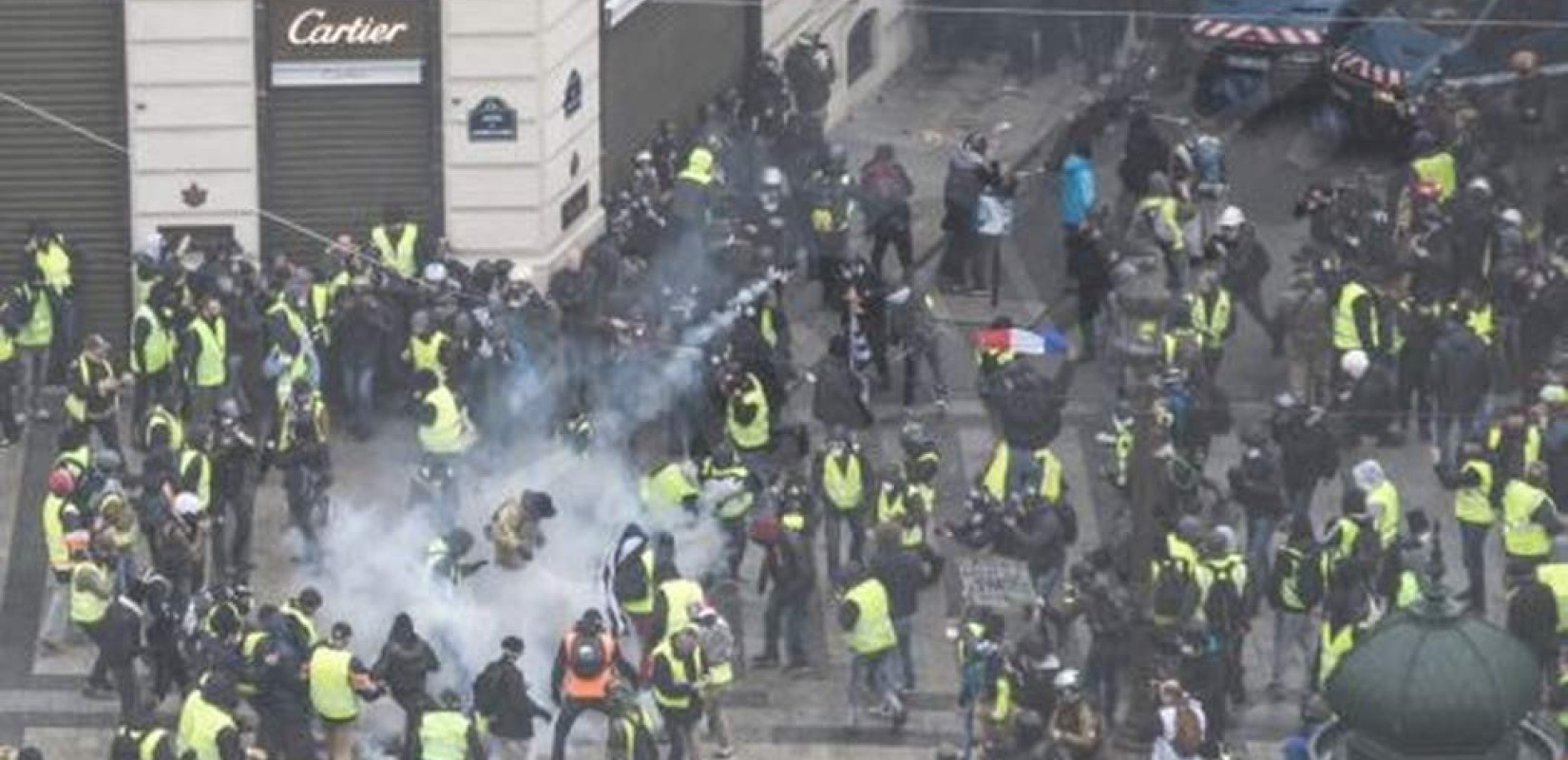 «Κίτρινα Γιλέκα»: Κλείστε τις τηλεοράσεις σας, ανοίξτε τα μάτια σας