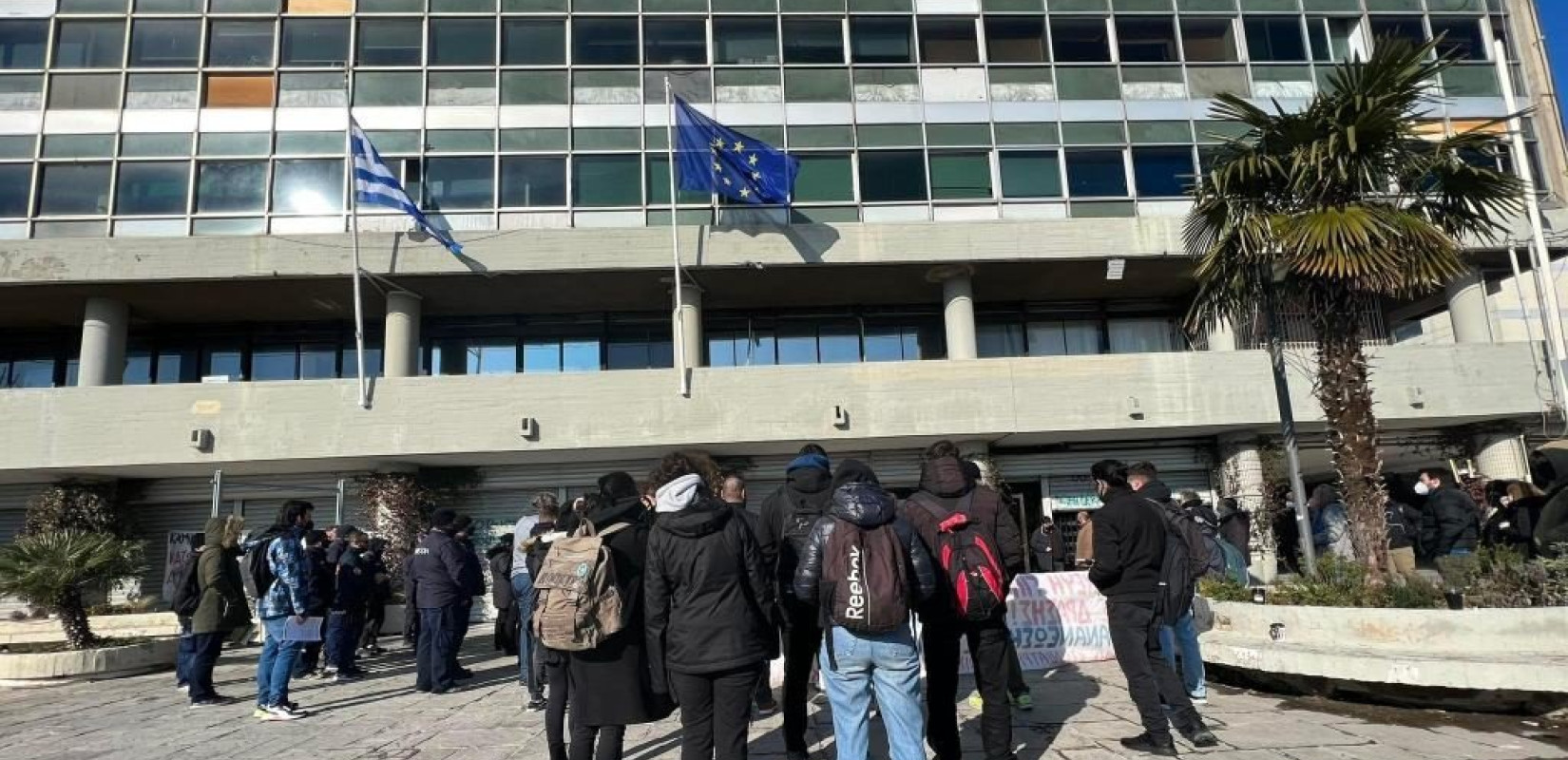 Θεσσαλονίκη: Φοιτητές προχωρούν σε συμβολικό αποκλεισμό του κτιρίου διοίκησης του ΑΠΘ