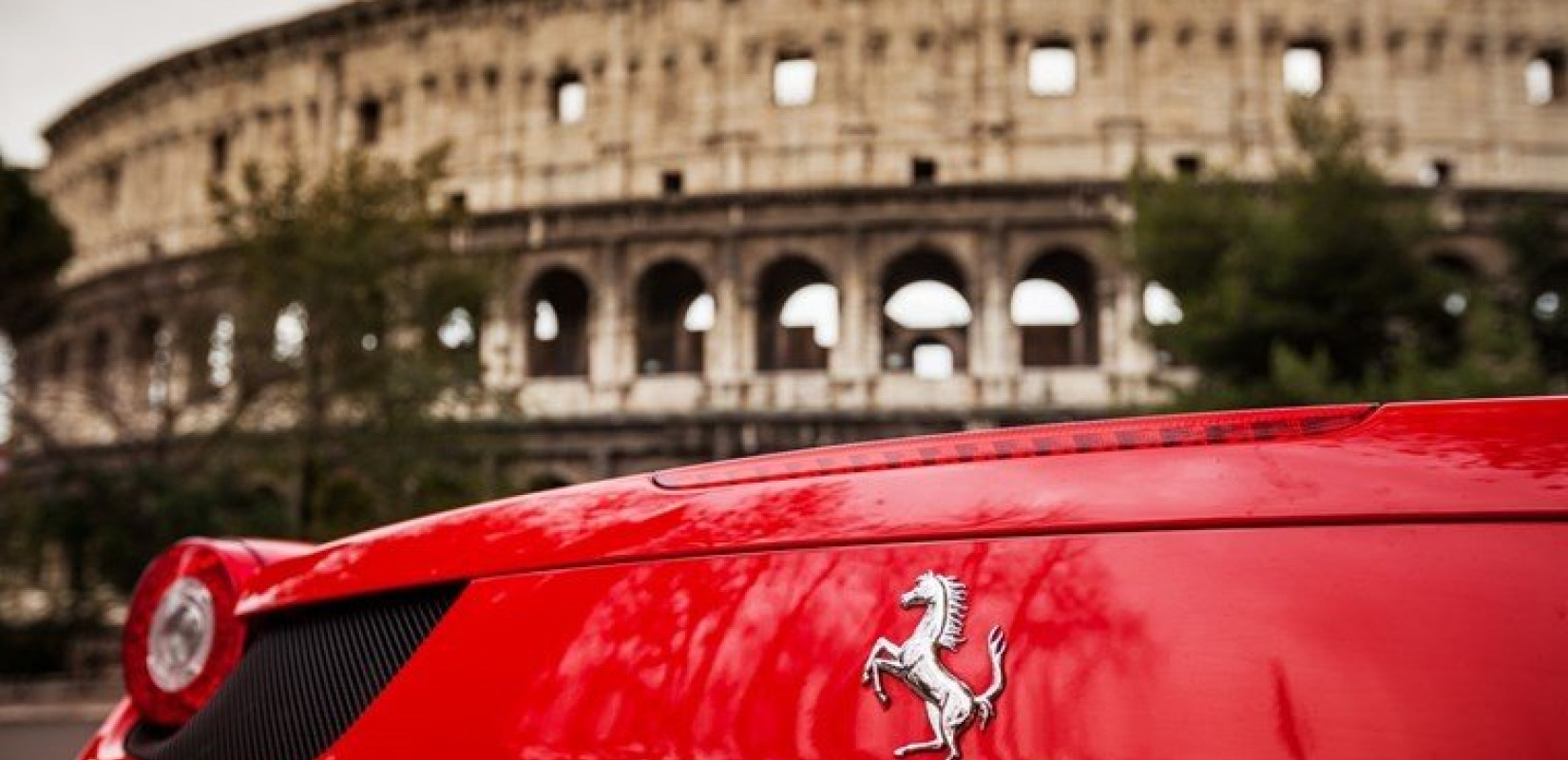 Νέα μοντέλα φέρνουν Ferrari και BMW κάνοντας στροφή προς το αλουμίνιο