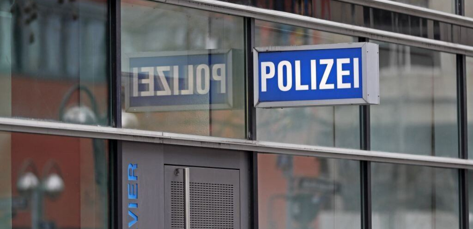 Γερμανία: Έπεσε με κλεμμένο φορτηγό πάνω σε αυτοκίνητα