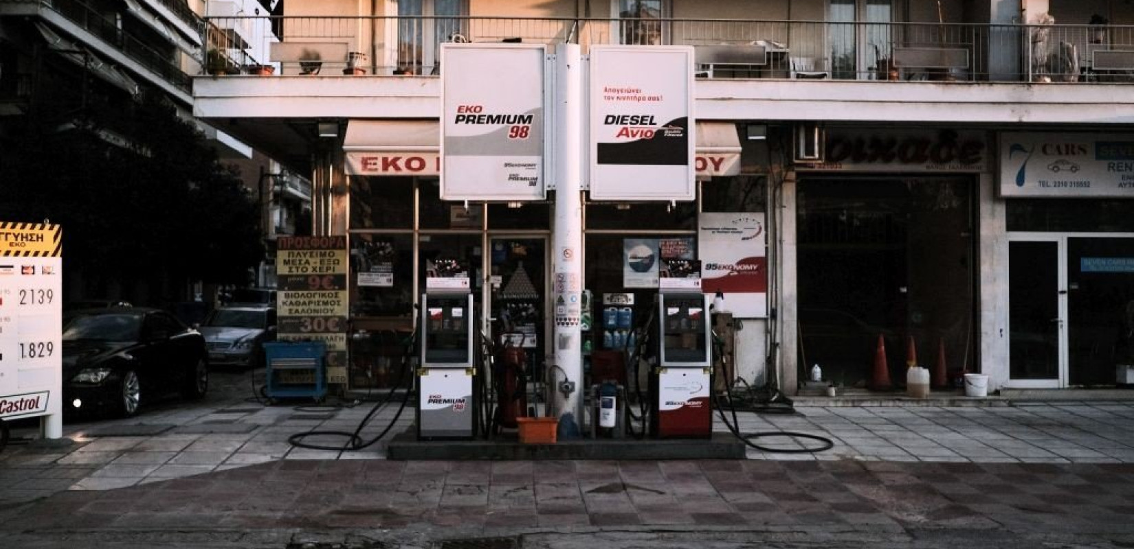 Ελληνικό «FBI»: Χειροπέδες σε κυκλώματα που εμπλέκονται στο λαθρεμπόριο καυσίμων