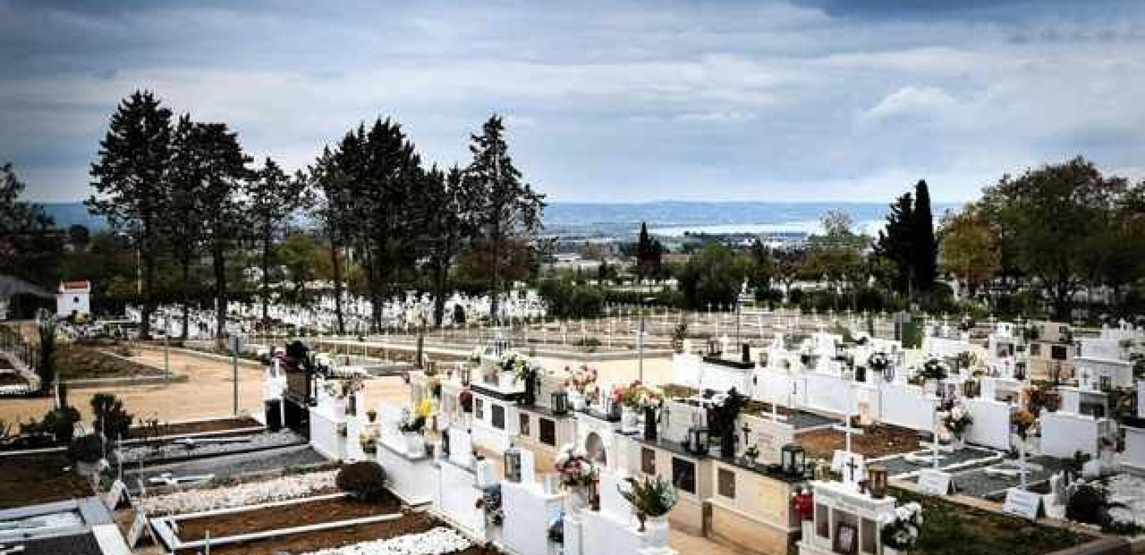 «Λαβράκια» έβγαλε ο έλεγχος για τον τρόπο λειτουργίας στα κοιμητήρια του δήμου Θεσσαλονίκης