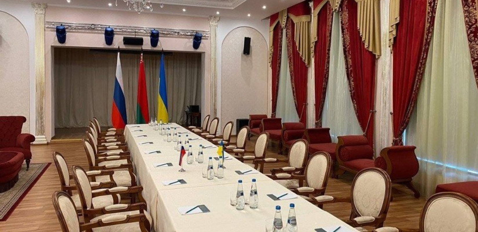 Ξεκίνησαν και πάλι οι συνομιλίες Ουκρανίας-Ρωσίας με τη μεσολάβηση των ΗΠΑ στο Αμπού Ντάμπι