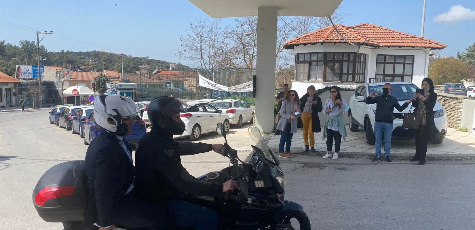 Με μηχανές στο Παπανικολάου για τη φωτιά Πλεύρης και Γκάγκα - Συγκλονισμένοι από την καταστροφή: «Θα μπορούσαν να είχαν λαμπαδιάσει τα πάντα...» (φωτ., βίντεο)