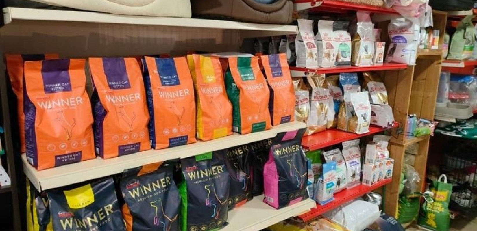 Ακριβή "πολυτέλεια" η τροφή των κατοικίδιων ζώων! (Φωτ.)