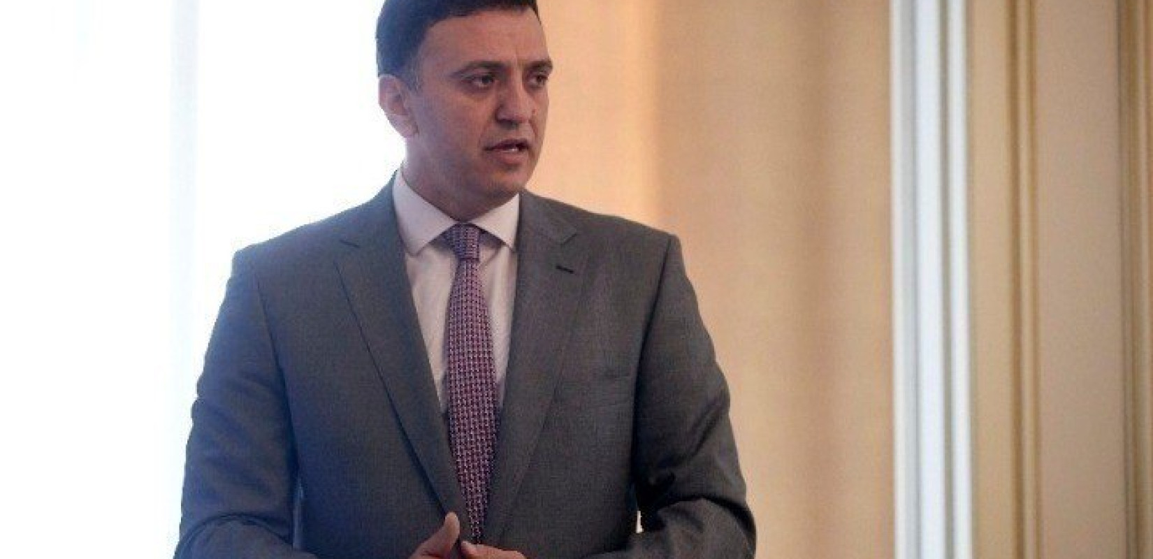 Β. Κικίλιας: Η κυβέρνηση πρέπει να βγει μπροστά από την κοινωνία και να δώσει ριζοσπαστικές λύσεις στις παθογένειες των σιδηροδρόμων