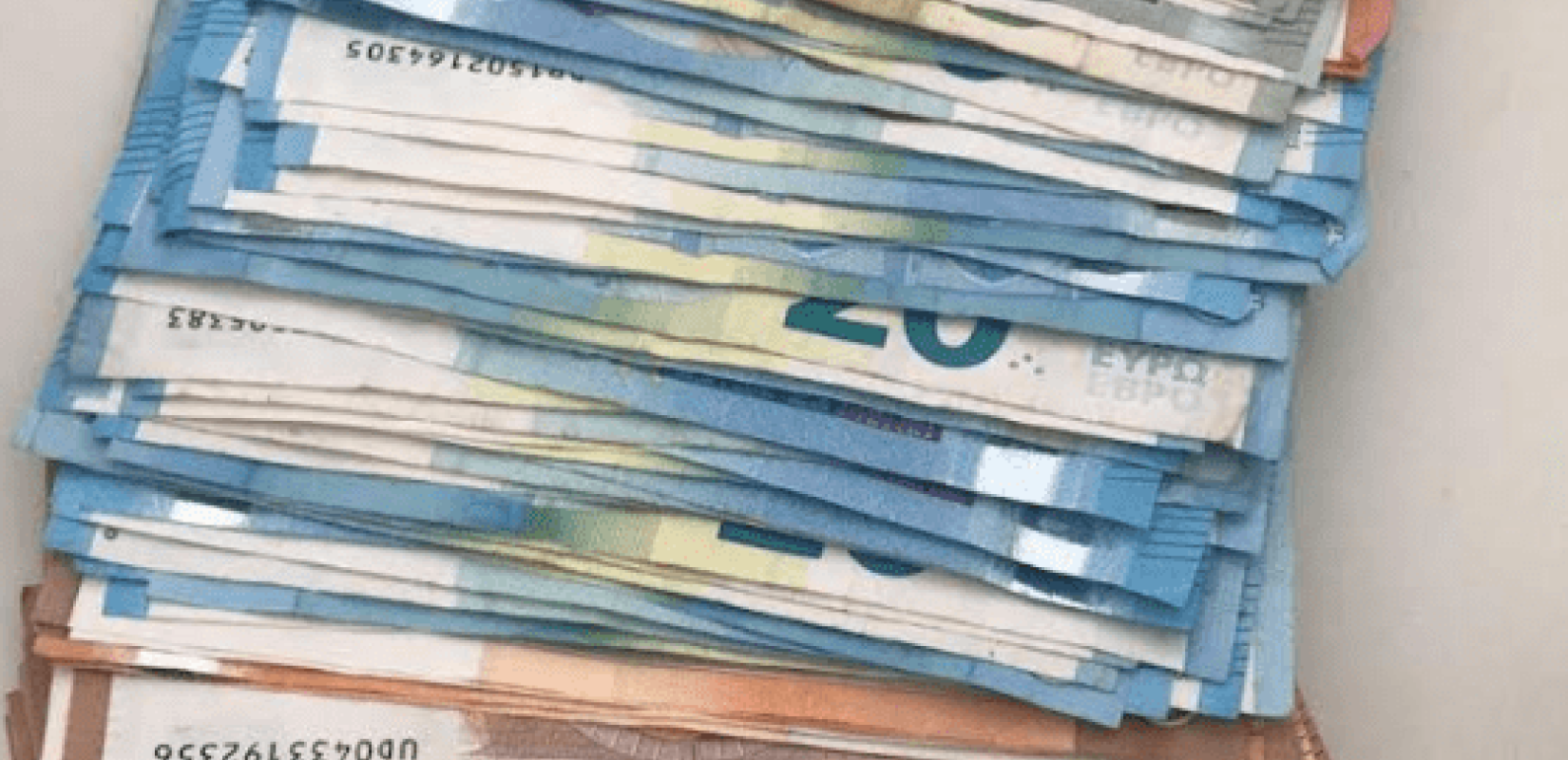 ΑΑΔΕ: Αδήλωτο συνάλλαγμα από 11 χώρες, χρυσές λίρες και επιταγές στους τελωνειακούς ελέγχους - Τί «έπιασαν» στη Θεσσαλονίκη